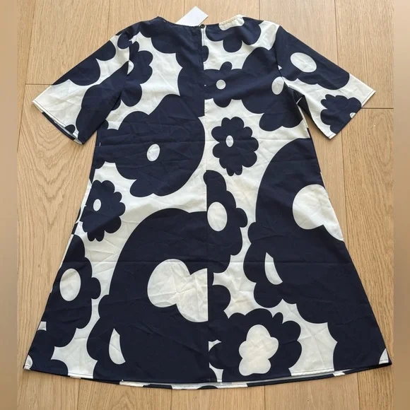 Navy & White Floral Dress With Pockets | Size M NWT - Picture 2 of 4